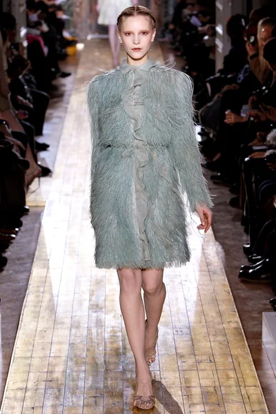 Look 28